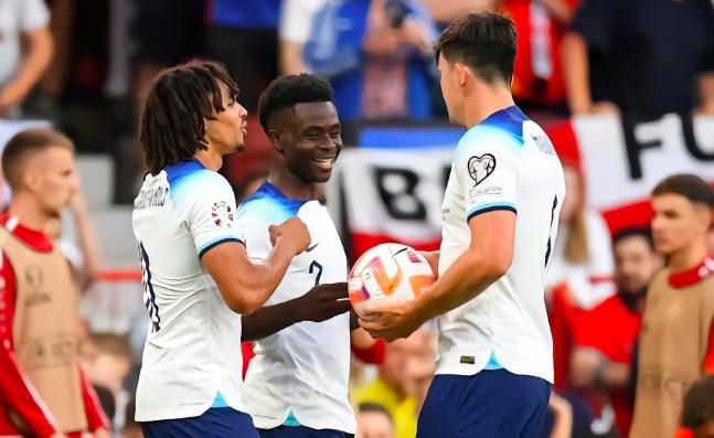 今日焦点战预告21:00 英超狼队 VS 切尔西，切尔西能否客场凯旋？事件英超主帅下课指数：滕哈赫继续领跑 孔帕尼第二曼联0-2不敌西汉姆，滕哈赫下课指数继续下降，仍是下课最大热门。